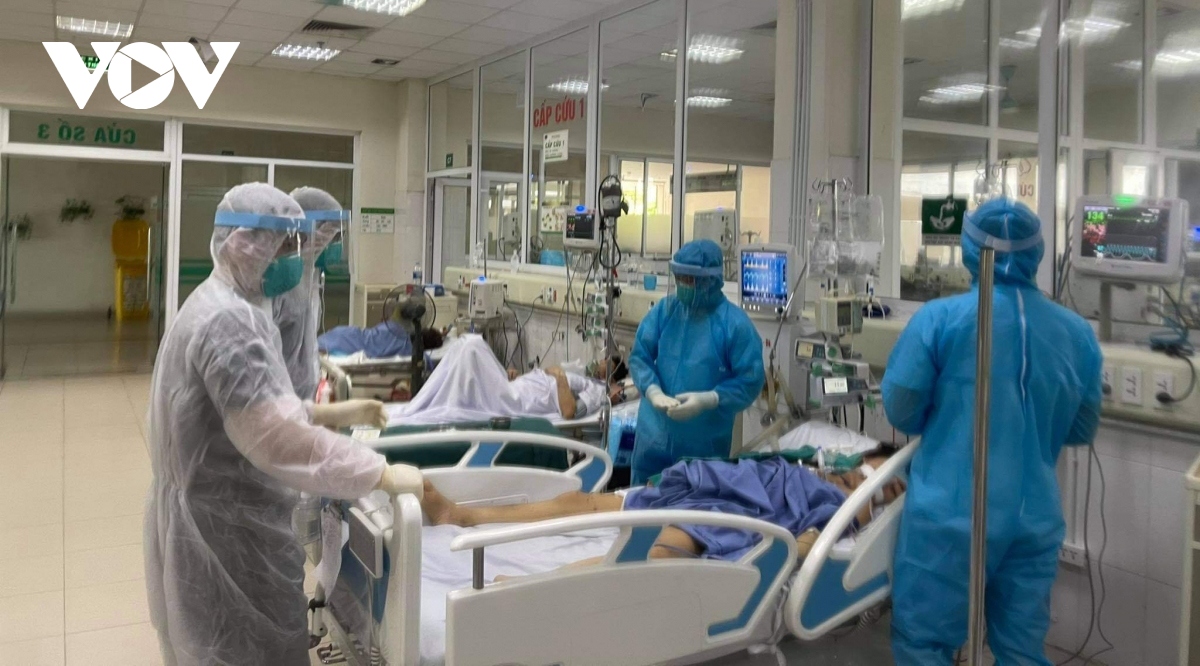 22-year-old COVID-19 patient in critical condition in HCM City